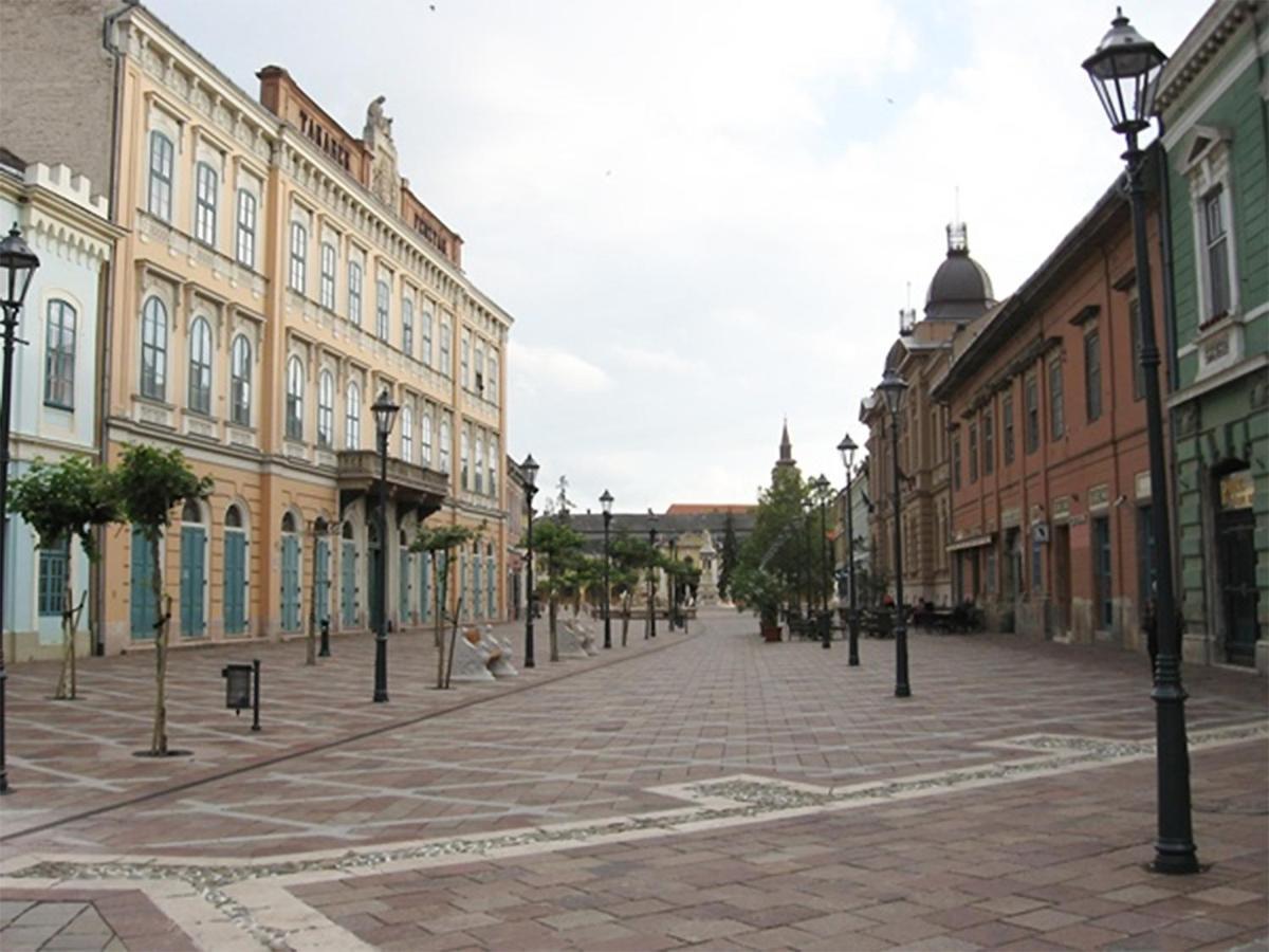 Esztergom Central מראה חיצוני תמונה